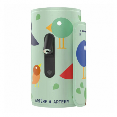 Brassard de tensiomètre vert avec des motifs enfantins d'oiseaux 